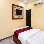 Fabhotel Aai Om Residency