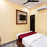 Fabhotel Aai Om Residency