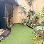 Independent Garden Cottage-Bandra-Carter Road
