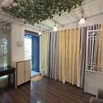 Independent Garden Cottage-Bandra-Carter Road