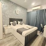 Astha Kandivali Service Apartment