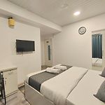 Astha Kandivali Service Apartment