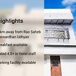 Hotel O Khar East Near Railway Station