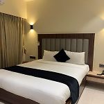 Hotel Golden Crown