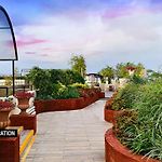 Connekthomes - 5 Star 3Bed3Bath Luxury Pool, Gym Near Airport Bkc
