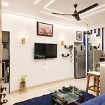 Casa Azure 1Bhk Off Carter Road, Chuim Village
