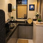 Casa Azure 1Bhk Off Carter Road, Chuim Village
