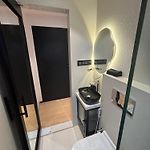 Compact Boutique Studio In Bandra, Off Pali Hill