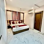 Hotel Classy Comfort Malad Near Dna Hospital