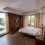 Frolic Hangout Villa