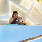 Brown Inn Luxury Hotel Near Us Consulate Bkc
