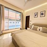 Glasshouse Luxury Villa, 4 Bed Private Pool Gorai