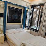 Meenaji\'S Home