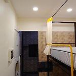 Zest Stays 1059 - Santacuz Metro Station B1 Exit
