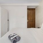Selene 2Bhk Bandra W