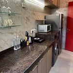 Pearl 1Bhk In Bandra W By Square One Stays