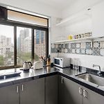 Mezzo Pvt 3Bhk In Bandra By Square One Stays
