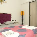Ivy Downtown Apartment - 1 Bhk - Near Nesco And Sv Road