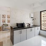Evara 1Bhk In Khar W By Square One Stays