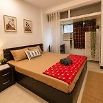 Serviced Apartment Stay Near Nesco Bec Goregaon