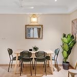 Stella 3Bhk In Khar By Square One Stays