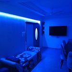 1Bhk Recliners 55 Inchs Led Netflix Near Juhu Airport Nanavati Parle
