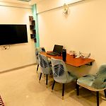 1Bhk Recliners 55 Inchs Led Netflix Near Juhu Airport Nanavati Parle