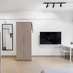 Lilou Studio In Bandra W By Square One Stays