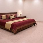 Greenery Facing 3Bhk Homely Yet 7 Star Hotel Feel