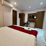 Classy Comfort Hotel Malad East