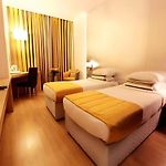 Mumbai Metro - The Executive Hotel