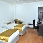 Mumbai Metro - The Executive Hotel