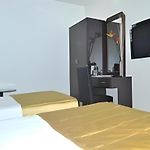 Mumbai Metro - The Executive Hotel