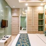 Fabhotels Invara