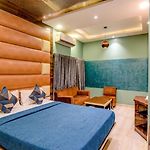 Fabhotels Invara