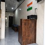 Hotel Royal Residency - Near Khar Station