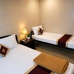 Hotel Royal Residency - Near Khar Station