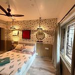 Adore 4 Bhk Luxury Apartment- Bandra