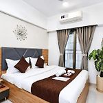 Spacious 3 Bedroom Apartment At Kalina, Santacruz East 5 Mins From Bandra Kurla Complex