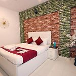Azure 1-Bedroom Apartment, Asha Nagar Kandivali East, Mumbai