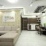 Embassy Suite 2 Bedroom Apartment Near Bkc & Guru Nanak Hospital Bandra East