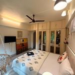 Adore 4 Bhk Luxury Apartment- Bandra