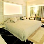 Peninsula Grand
