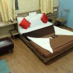 Hotel New India