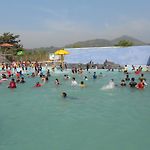 Hill County Resorts
