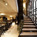 Rajhans Hotel