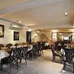 Rajhans Hotel