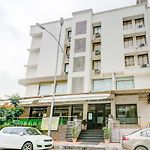 Capital O 45076 Hotel Vegas Residency Deluxe