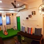 Bombay Backpackers