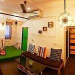 Bombay Backpackers